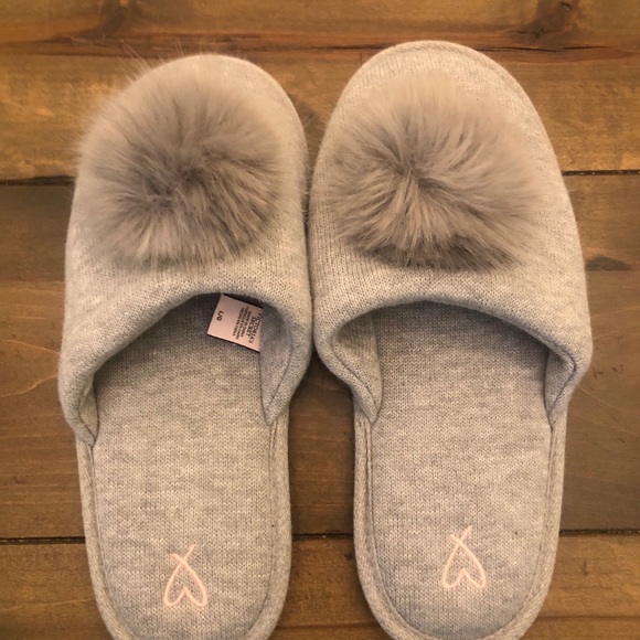 Victoria’s Secret Bedroom Slippers - Picture 4 of 12